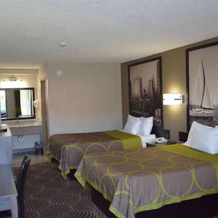 Super 8 By Wyndham Huntersville/Charlotte Area Dış mekan fotoğraf