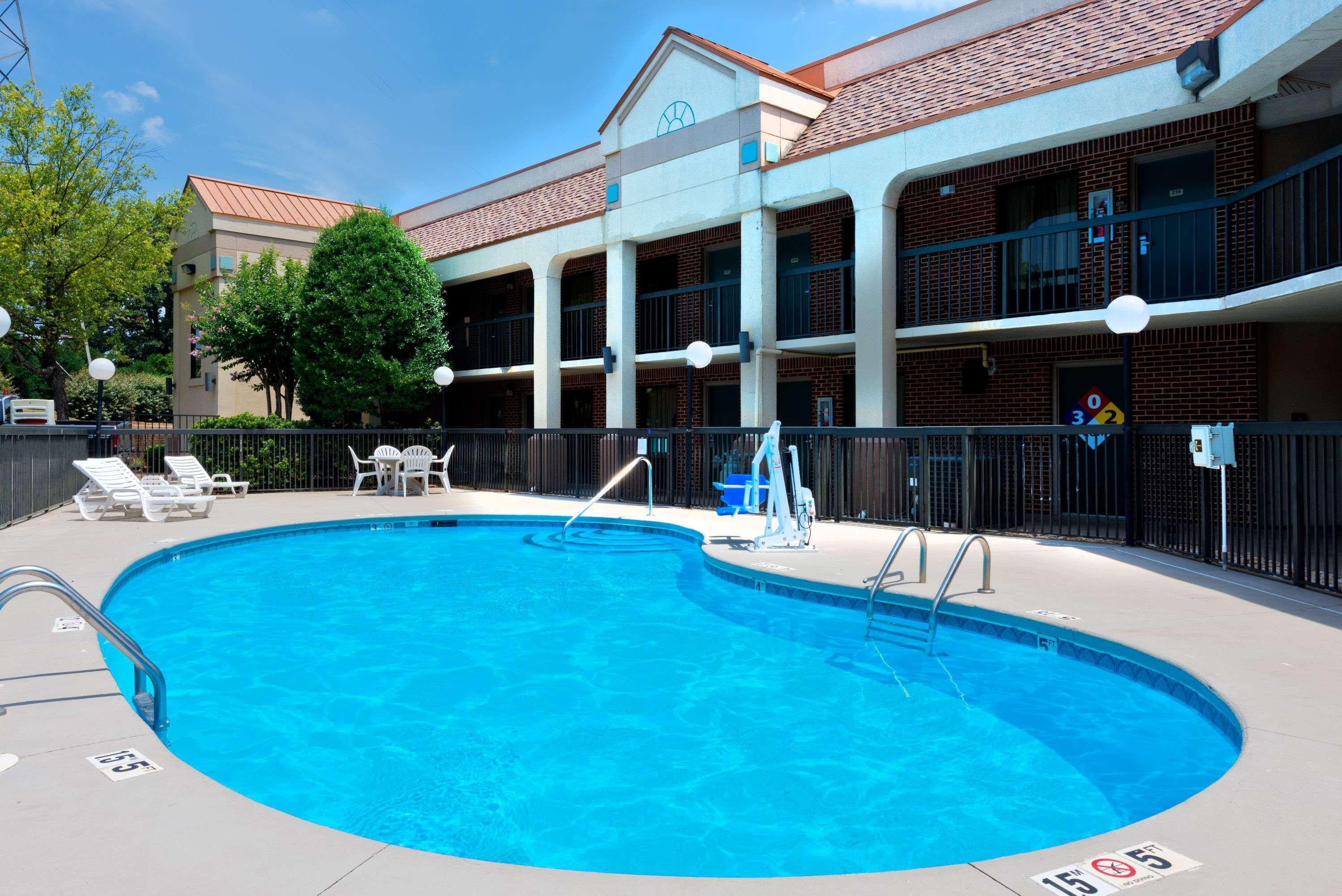 Super 8 By Wyndham Huntersville/Charlotte Area Dış mekan fotoğraf