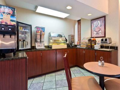 Super 8 By Wyndham Huntersville/Charlotte Area Dış mekan fotoğraf